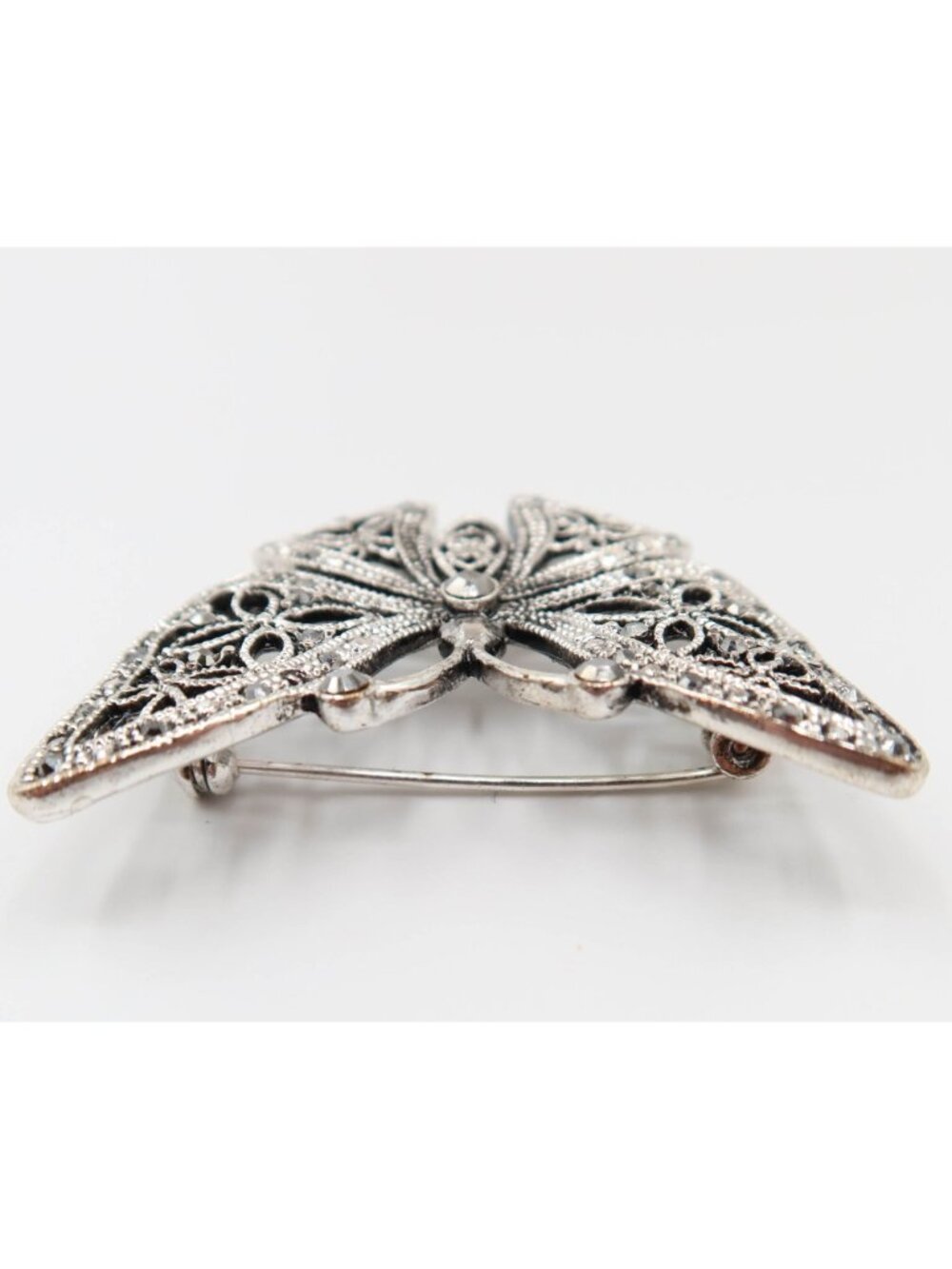 Marcasite & Silver Tone Butterfly Brooch Contemporary Fashion Unsigned 1.75"x1.5 - Picture 3 of 5